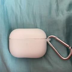 AirPods PRO 新品同様　シリコンカバー付きのサムネイル