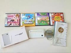 Nintendo DSi 本体 ホワイト ソフト4本セットのサムネイル