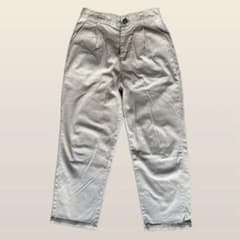ベージュ チノパン 前タック付きのサムネイル