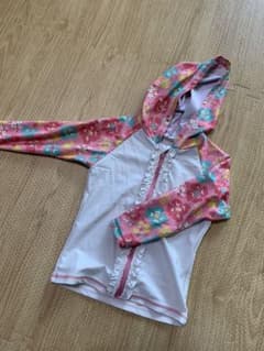 【専用】ラッシュガード90センチ　女の子用のサムネイル