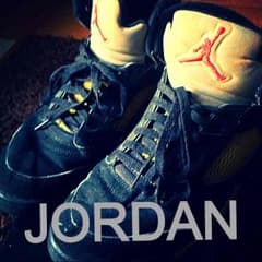 AIR JORDANのサムネイル