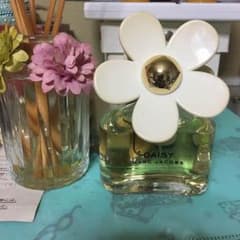 MARC JACOBS DAISY 50ml 香水のサムネイル