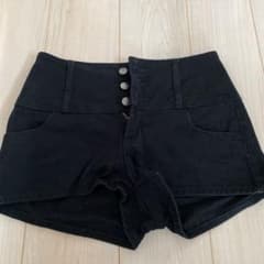 ショートパンツのサムネイル