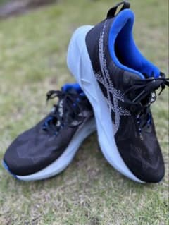 asicsのノバブラスト5のサムネイル