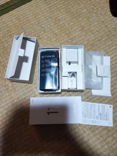チョコ様専用)Xiaomi Mi 11 Lite 5G SIMフリー1台のみ出品のサムネイル
