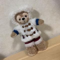 ダッフィー ぬいぐるみ　バッジ　ディズニー　ウィンターホリデーのサムネイル