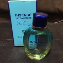 GIVENCHY ウルトラマリン 香水のサムネイル