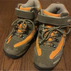 子供用登山靴のサムネイル