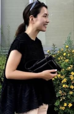 ohga フェザー　トップス　ブラックのサムネイル