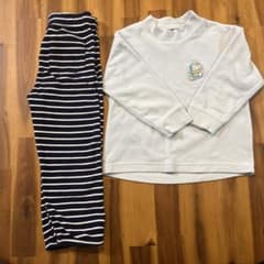 UNIQLO パジャマ 110上下セットのサムネイル