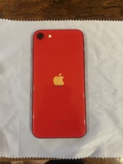 iPhone se 第2世代 64GB 赤 - メルカリ