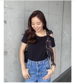 rienda スカーフショルダーカットTOPのサムネイル