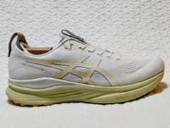 ASICS GEL-KAYANO 32 ホワイト/オレンジグロー　28cmのサムネイル