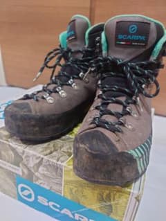 【値下げ】SCARPA リベレHD WMN※インソール未使用 23.5cmのサムネイル