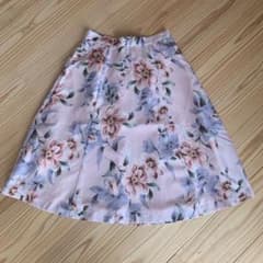 美品！花柄スカートのサムネイル