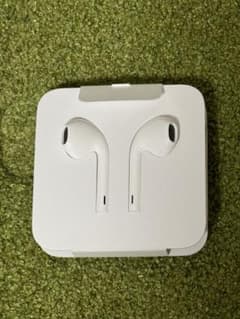 【新品、未使用】　Apple純正　Lightning端子イヤホンのサムネイル