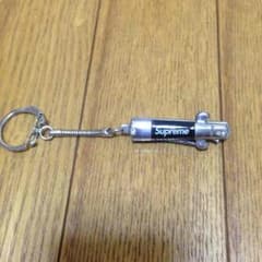 supreme キーホルダー値下げしました早い者勝ち！のサムネイル