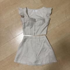 JEWELS ホワイト系　セットアップ　キャバドレスのサムネイル