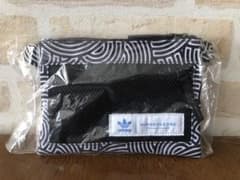 adidas サコッシュのサムネイル