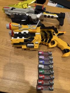 戦隊ヒーロー 変身銃 恐竜モチーフ　銃電池の蓋なしのサムネイル