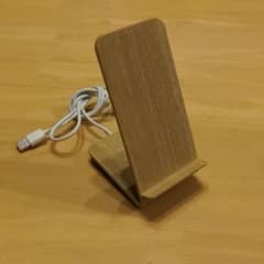 最終値下げワイヤレス充電器　ナチュラル　qiのサムネイル