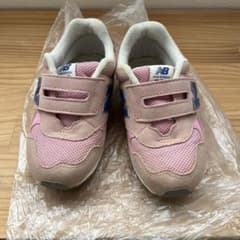 スニーカー☆ピンク色☆ニューバランスのサムネイル