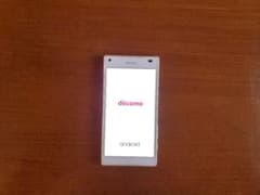 Xperia Z5 Compact ホワイト SO-02H シムロック解除済みのサムネイル