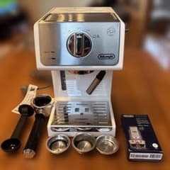 DeLonghi（デロンギ）エスプレッソ•カプチーノメーカー 本体 ホワイト