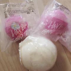 LUSH♡バスボムセット計3つ（ぴんく２つ.ドラゴンの卵）のサムネイル