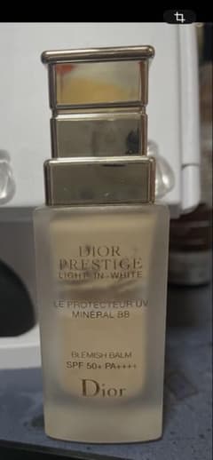 Dior Prestige Light-In-White BBクリーム 00のサムネイル