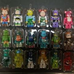 ピクサー　サマーバケーション　ベアブリック　全18種　トイ・ストーリーなどのサムネイル