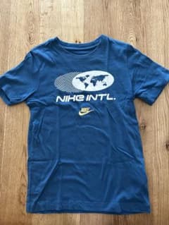 NIKEキッズTシャツ　130〜140㎝のサムネイル