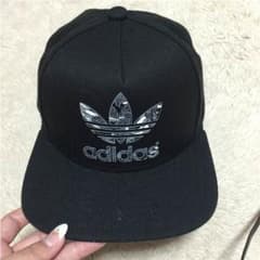 adidas キャップのサムネイル