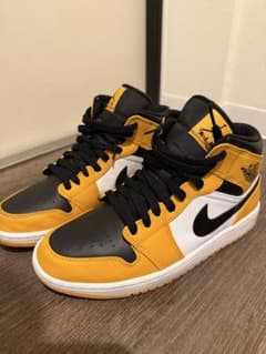 Air Jordan 1 Retro High OG Yellow Blackのサムネイル