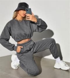 【完売品】SHEIN スウェット　セットアップ上下のサムネイル
