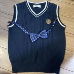 ニットベストと蝶ネクタイのセットのサムネイル