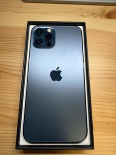 【美品】iPhone12 pro128GB 箱付き (海外購入シャッター音なし)のサムネイル