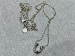 GARNI Crockery Horseshoe Pendant - S - メルカリ
