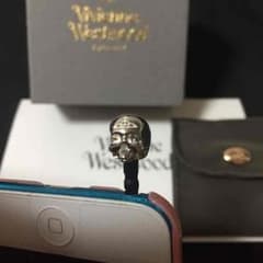 Vivienne Westwood  イヤホンジャックのサムネイル