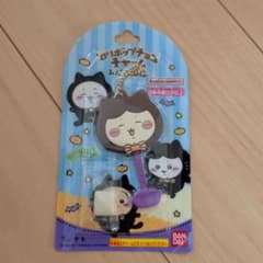 バンダイ　ちいかわ　ハチワレ　ロリポップチョコチャームみんなで黒猫　キーホルダー