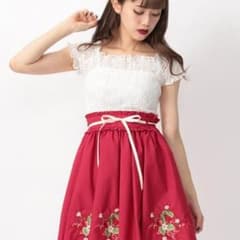 新品タグ付き ストロベリースカート 赤のサムネイル