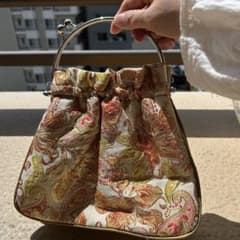 フリル付き多色ハンドバッグのサムネイル