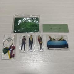 ミセスグリーンアップルのアクリルスタンドセットとキーホルダーのサムネイル