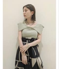 LILY BROWN ビックカラーノースリニットトップスのサムネイル