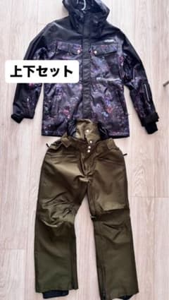 【お値下げ】スノーボードウェア上下セットのサムネイル