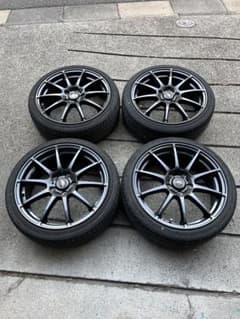 タイヤ　ホイールセット　215/40R18 ノア　ヴォクシーのサムネイル