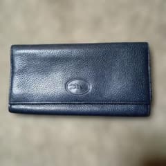 ネイビー レザー 長財布 エンボスロゴ 未使用‼️ロンシャンネイビーブラック レザー 長財布 エンボスロゴ