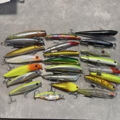 シーバス ルアー まとめ売り ケース付 - メルカリ