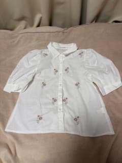 ホワイト 花柄刺繍 半袖シャツ Lサイズのサムネイル