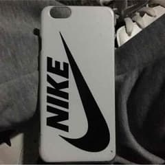 ナイキのiPhoneのケースですのサムネイル